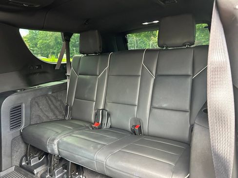 Used 2022 Cadillac Escalade ESV Premium Luxury w/ Performance Package AWD/4WD image 43