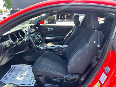 Used 2018 Ford Mustang Coupe RWD image 10