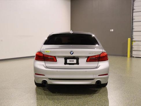 Used 2017 BMW 530i RWD image 9