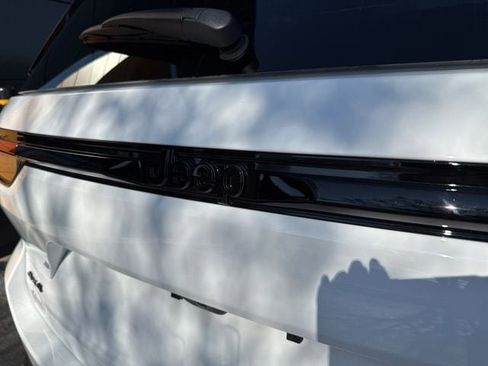 New 2026 Jeep Grand Cherokee Limited w/ Limited Altitude Package AWD/4WD image 29
