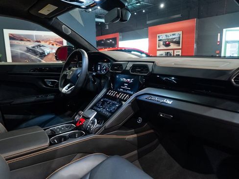 Used 2024 Lamborghini Urus S AWD/4WD image 54