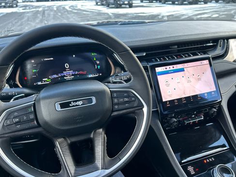 Used 2023 Jeep Grand Cherokee 4WD 4xe w/ MOPAR Finishing Package image 25