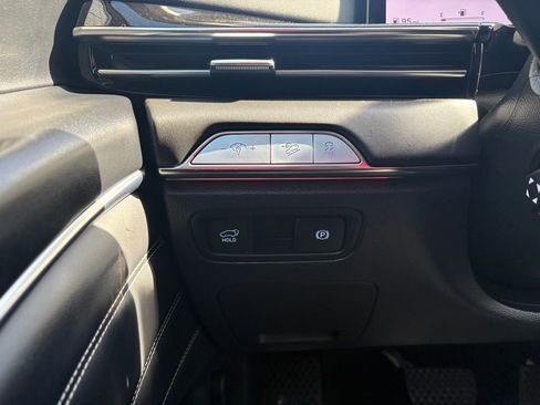 Used 2025 Genesis GV80 2.5T Standard AWD/4WD image 24