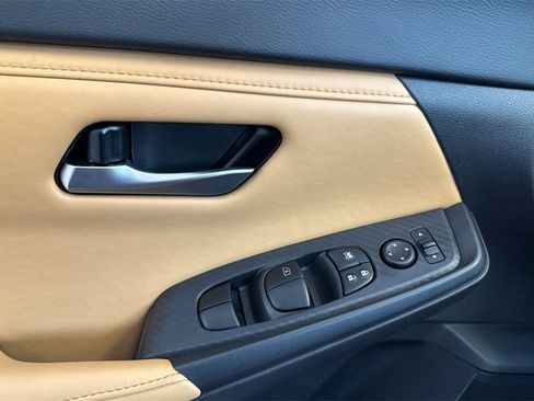 New 2025 Nissan Sentra SV w/ SV Premium Package image 9