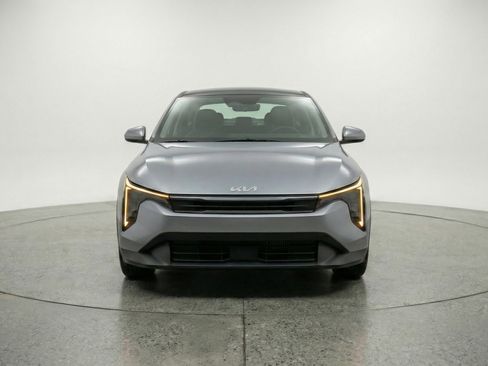 Used 2025 Kia K4 LXS image 2