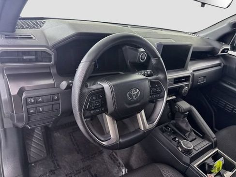 Certified 2025 Toyota 4Runner SR5 AWD/4WD image 10