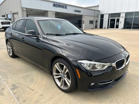 Used 2018 BMW 330i Sedan RWD image 2