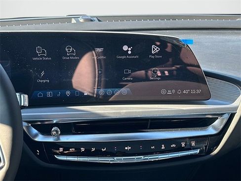 Used 2026 Cadillac Lyriq Luxury image 3