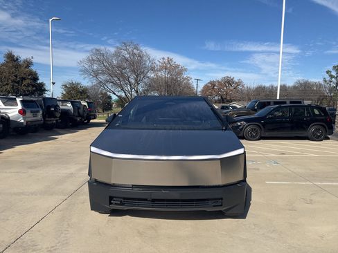 Used 2024 Tesla Cybertruck AWD Crew Cab image 2