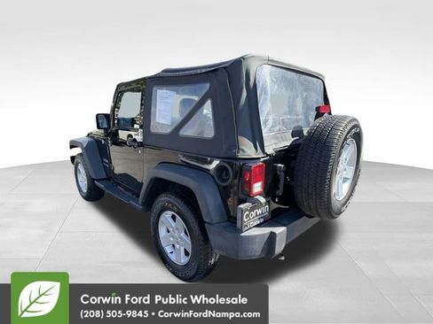 Used 2018 Jeep Wrangler Sport AWD/4WD image 7