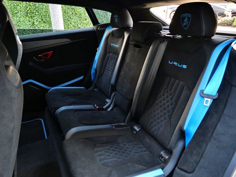 Used 2023 Lamborghini Urus Performante AWD/4WD image 6