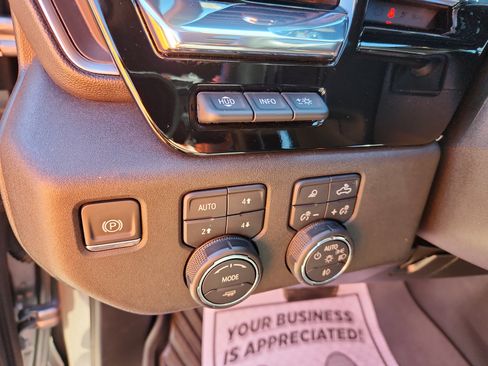 Used 2024 Chevrolet Silverado 2500 LTZ w/ LTZ Convenience Package image 16