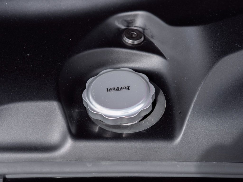 Certified 2025 Ferrari 12Cilindri RWD image 33