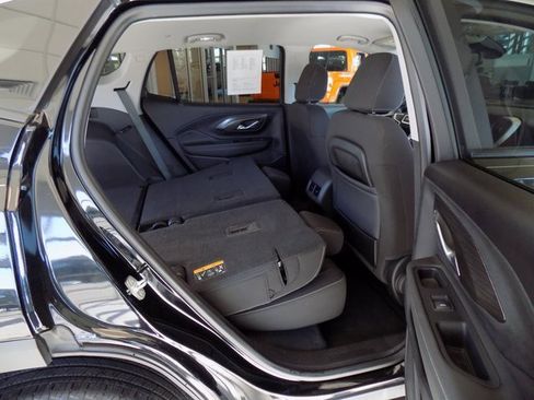 Used 2023 GMC Terrain SLE w/ Driver Convenience Package image 26