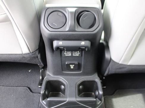Used 2021 Jeep Gladiator Overland AWD/4WD image 27