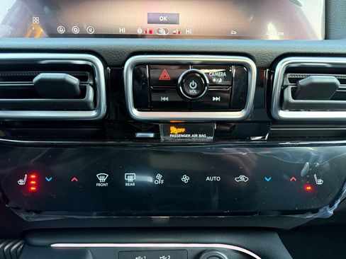 New 2026 Nissan Sentra SR w/ SR Premium Package FWD image 29