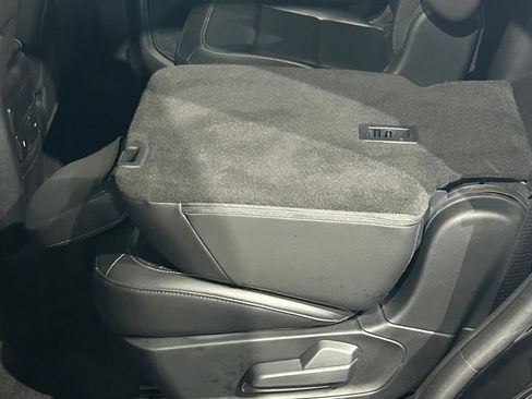 Used 2023 Ford Explorer XLT w/ Equipment Group 202A AWD/4WD image 58