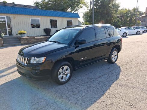 Used 2013 Jeep Compass Sport FWD image 2