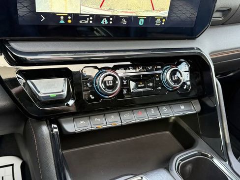 Used 2022 GMC Sierra 1500 AT4 w/ AT4 Premium Package image 24