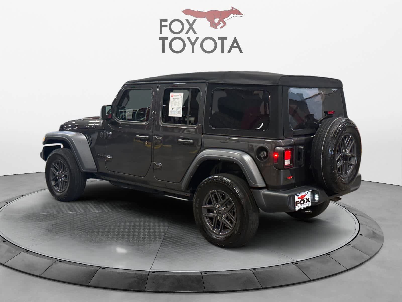 Used 2024 Jeep Wrangler Unlimited Sport AWD/4WD image 4
