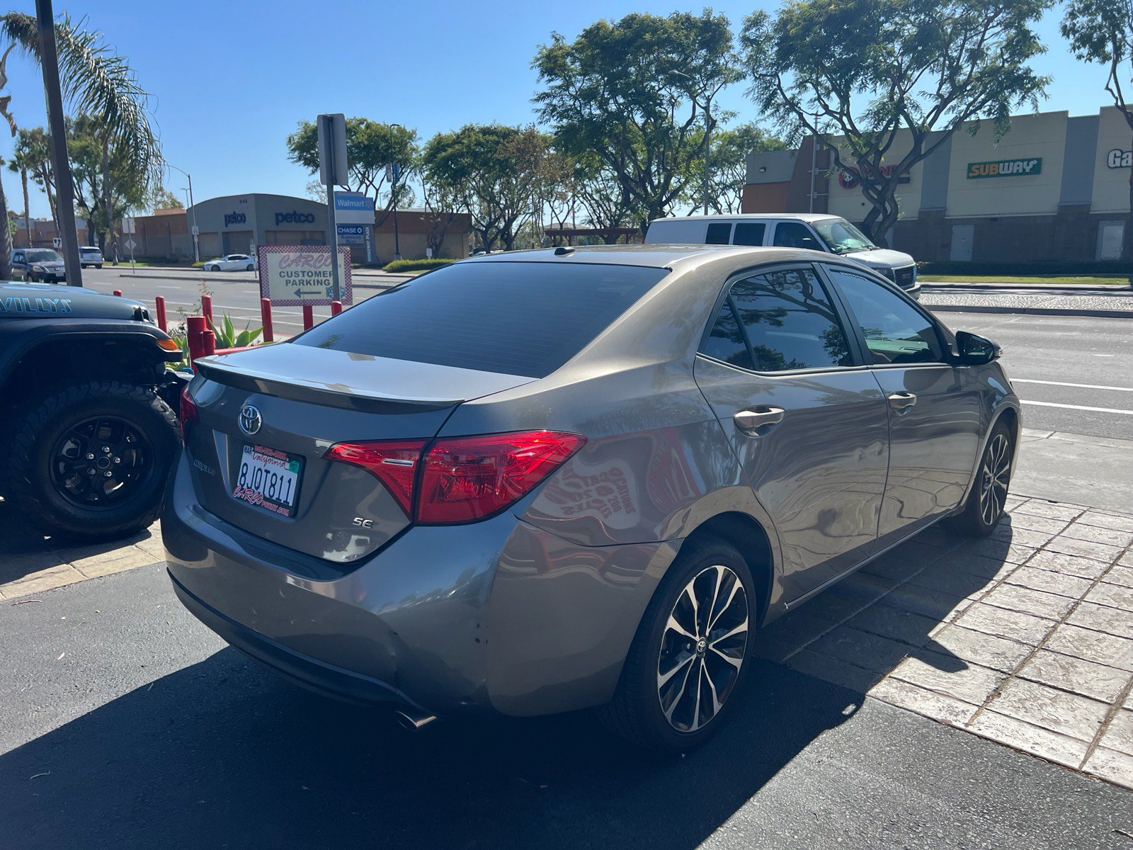 Used 2019 Toyota Corolla SE w/ SE Premium Package FWD image 8