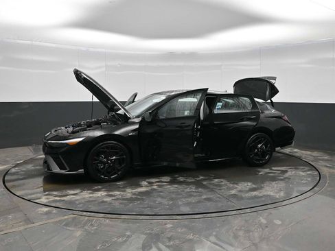 Certified 2025 Hyundai Elantra N Line image 40