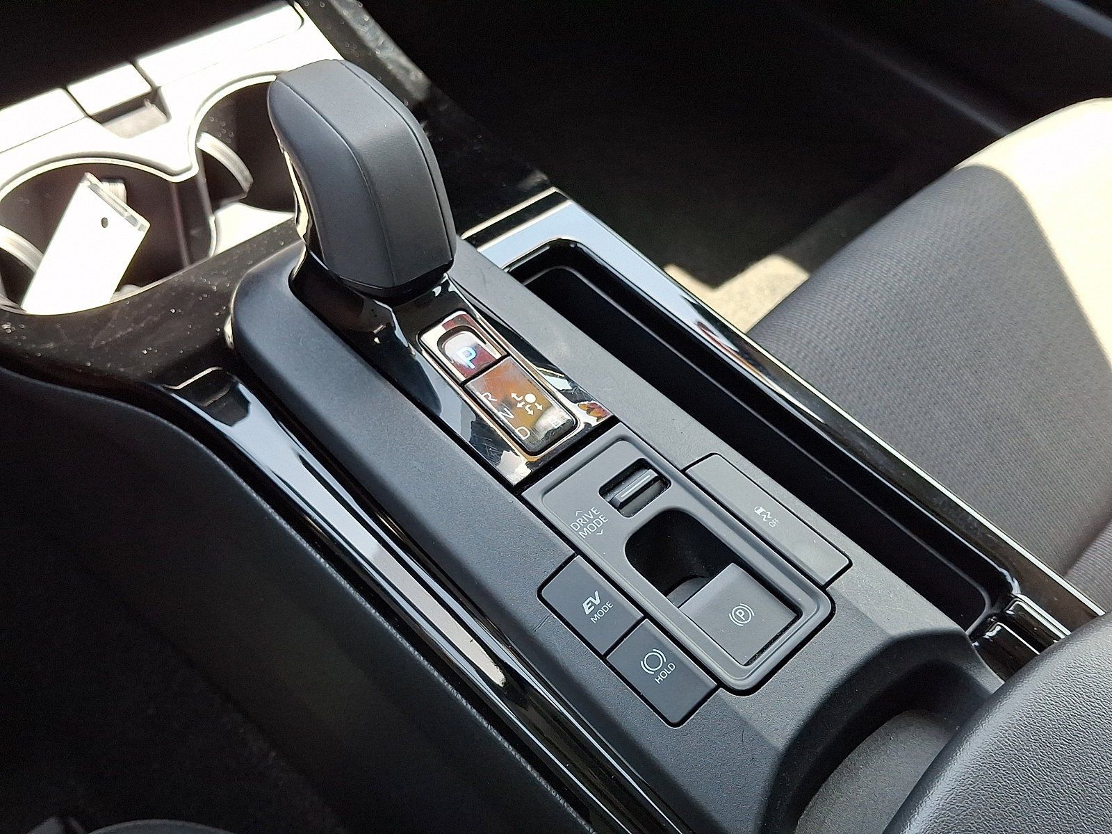 Used 2025 Toyota Prius LE FWD image 16