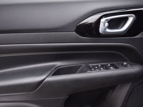 Certified 2023 Jeep Compass Latitude w/ Convenience Group image 26