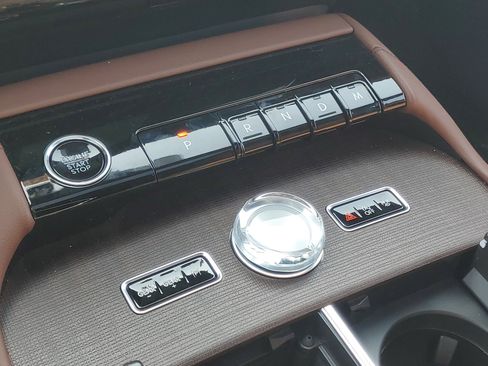 New 2026 Lincoln Navigator Reserve image 25