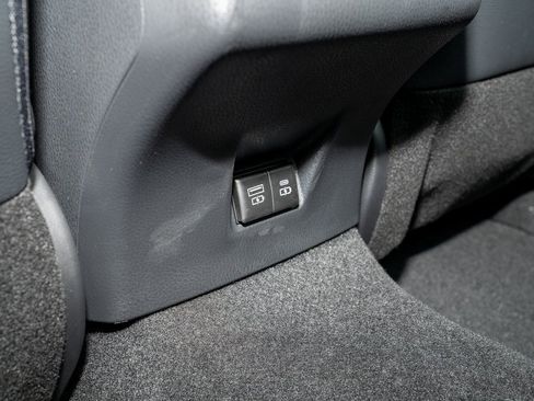 Certified 2025 Toyota Camry SE image 7