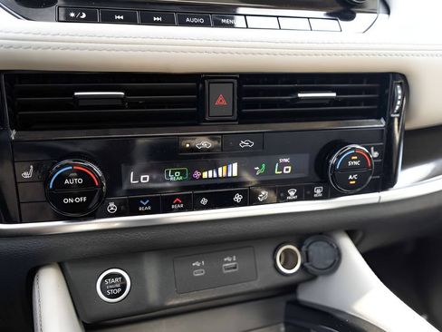 Used 2023 Nissan Rogue SL w/ SL Premium Package FWD image 20