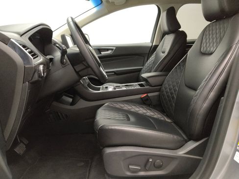 Used 2024 Ford Edge Titanium image 17