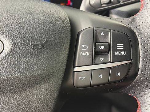 Certified 2025 Ford Escape ST-Line Select AWD/4WD image 18