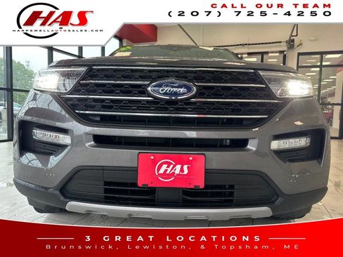 Used 2021 Ford Explorer XLT w/ Equipment Group 202A image 9