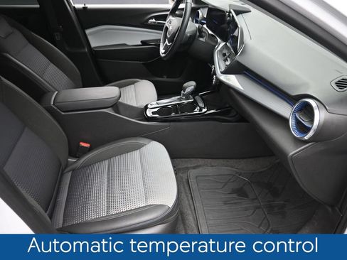 Used 2025 Chevrolet Trax LT w/ Driver Confidence Package FWD image 10