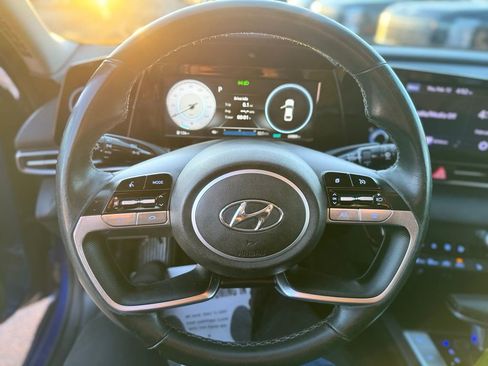 Certified 2022 Hyundai Elantra SEL w/ Convenience Package image 11