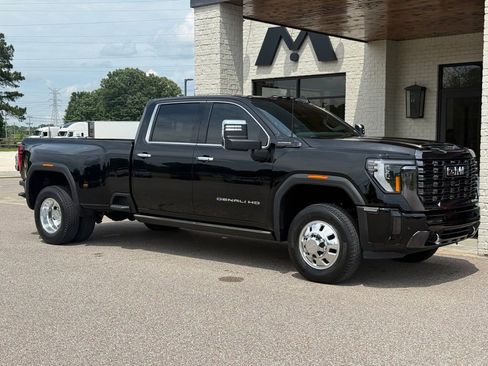 Used 2024 GMC Sierra 3500 Denali Ultimate AWD/4WD image 1