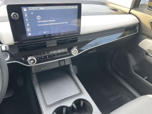 Certified 2024 Honda Prologue EX image 30