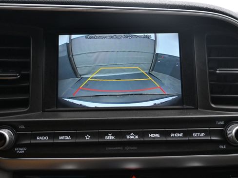 Used 2020 Hyundai Elantra SEL FWD image 16