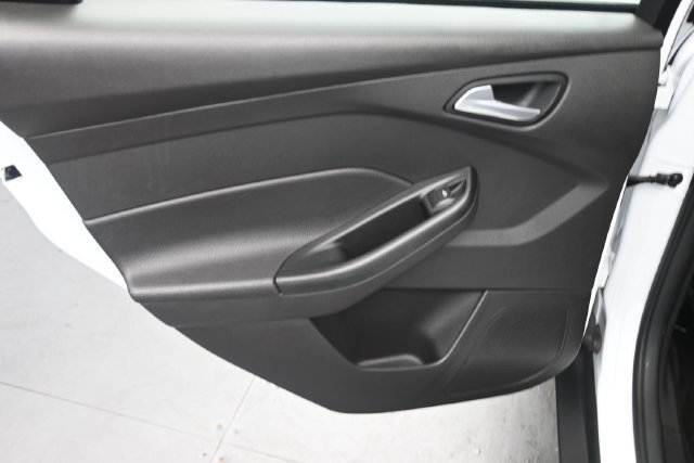 Used 2017 Ford Focus SE FWD image 16
