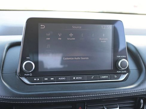 Used 2021 Nissan Rogue SV image 18