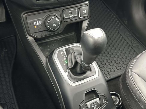 Used 2023 Jeep Renegade Limited w/ Sun/Sound Group image 31