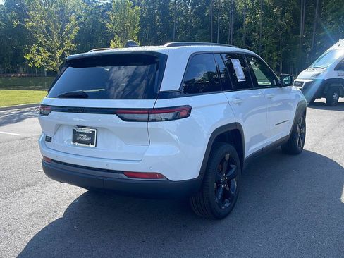 Used 2026 Jeep Grand Cherokee Limited w/ Limited Altitude Package RWD image 9
