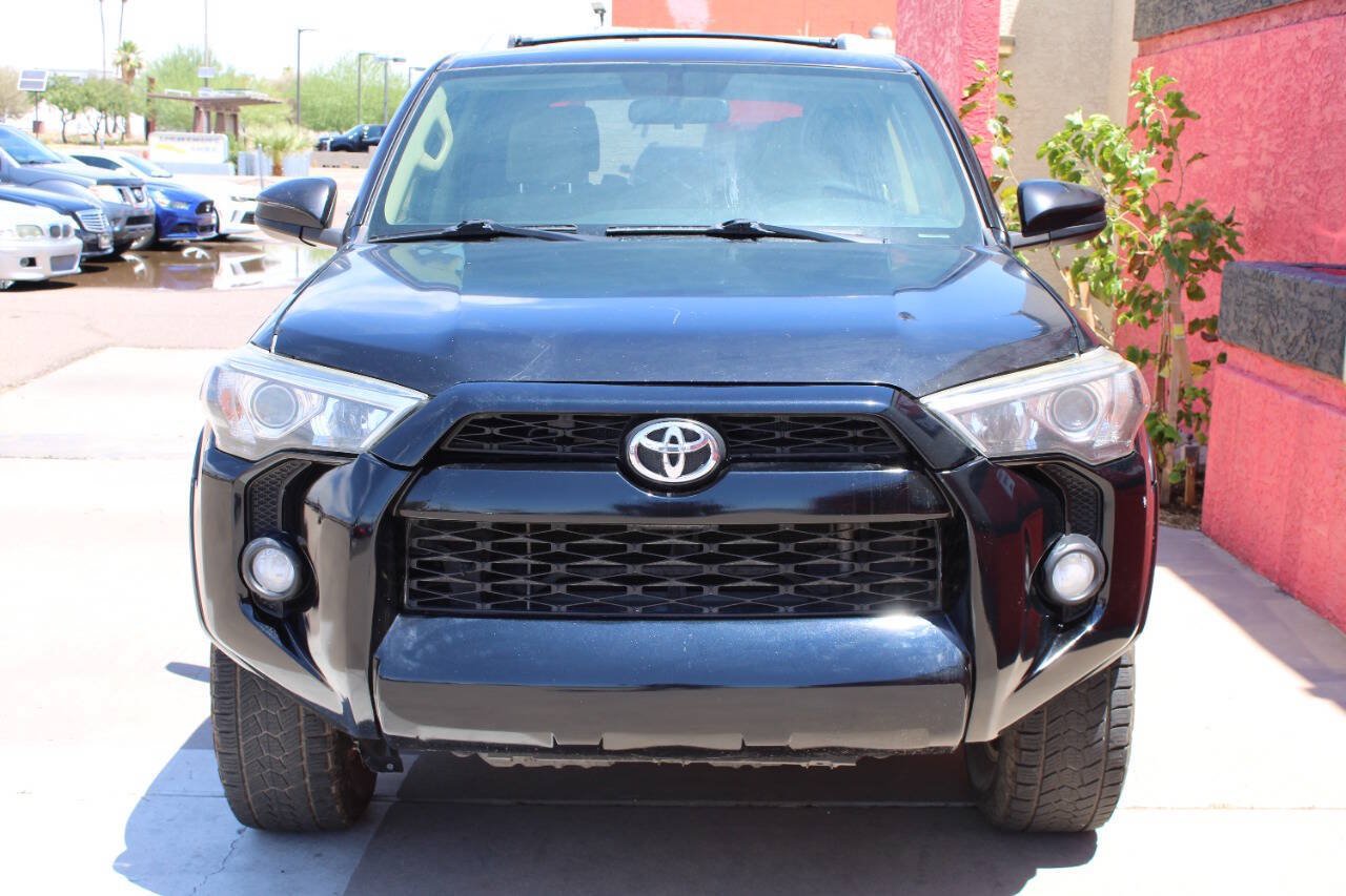 Used 2017 Toyota 4Runner SR5 AWD/4WD image 5