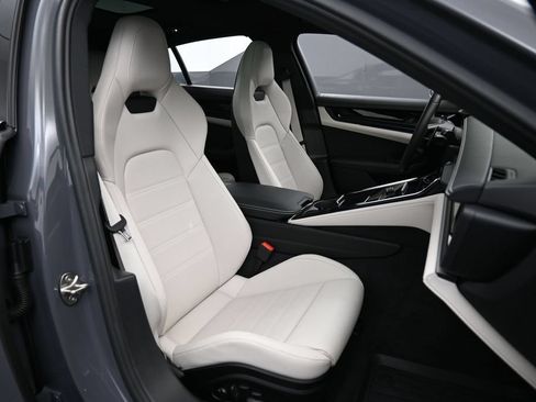 Certified 2025 Porsche Panamera 4S AWD/4WD image 33