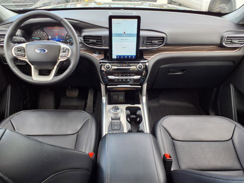 Used 2024 Ford Explorer Limited w/ Limited Technology Package AWD/4WD image 12