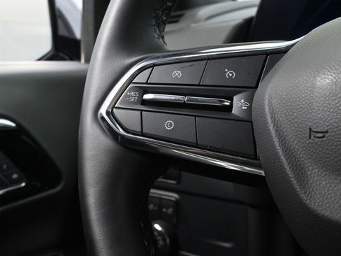 Used 2025 Chevrolet Suburban Premier image 22