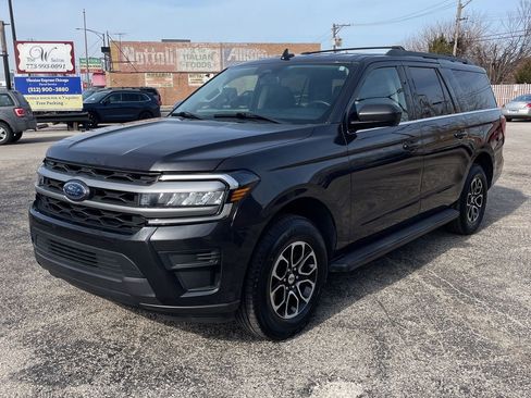 Used 2024 Ford Expedition Max XLT image 2