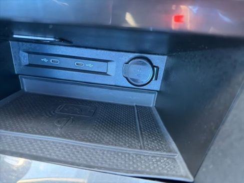 Certified 2024 Volkswagen Tiguan SE image 14