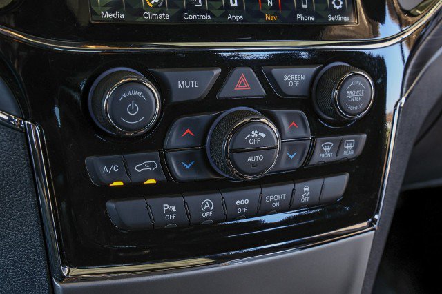 Used 2022 Jeep Grand Cherokee Limited AWD/4WD image 18